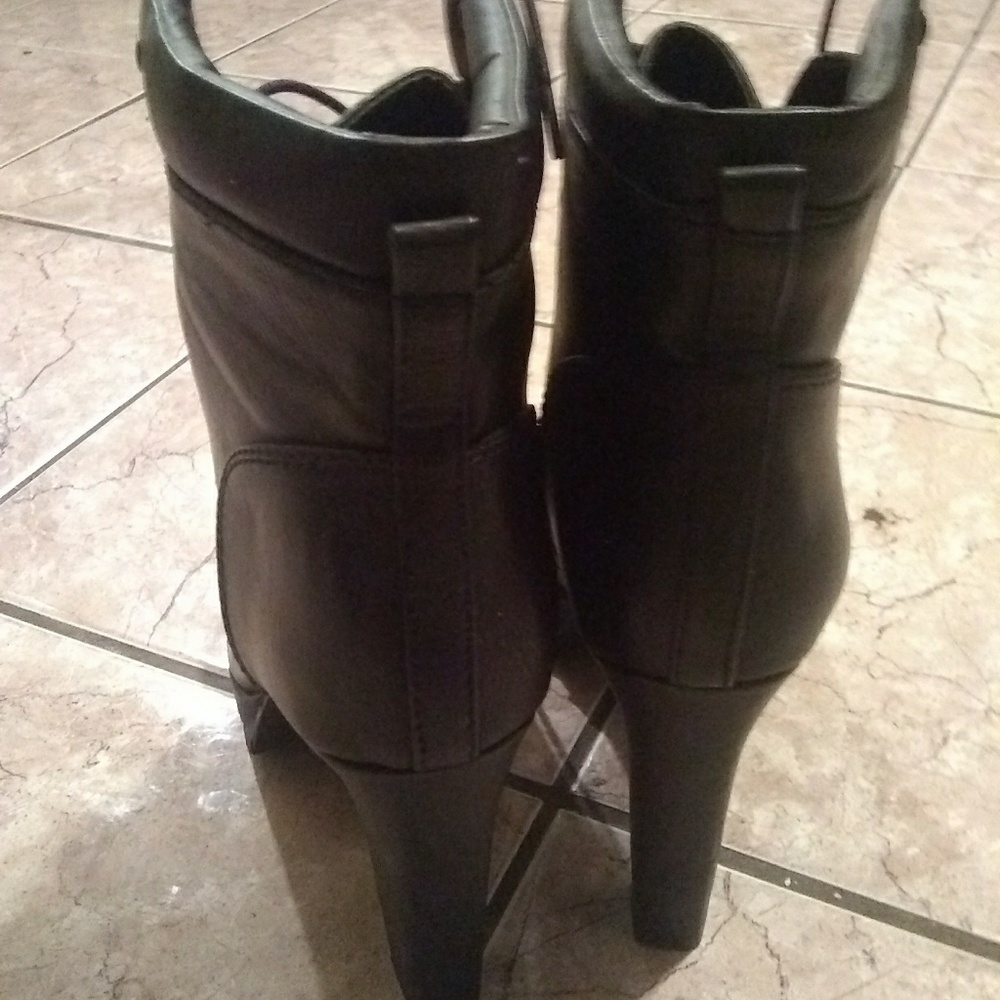 Boots - Picture 2 of 3